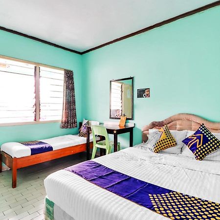 Spot On 90003 Villa Tawang チアンジュール エクステリア 写真