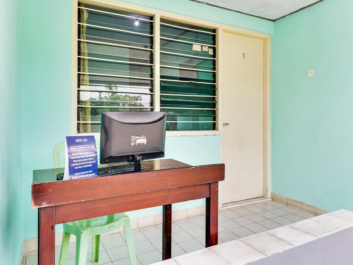 Spot On 90003 Villa Tawang チアンジュール エクステリア 写真