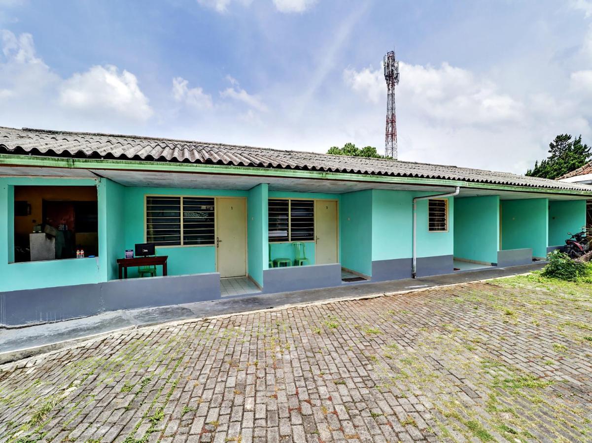 Spot On 90003 Villa Tawang チアンジュール エクステリア 写真