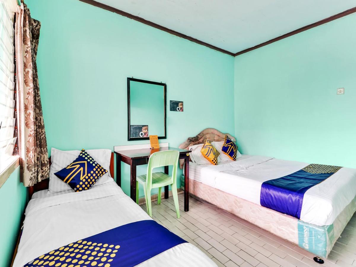 Spot On 90003 Villa Tawang チアンジュール エクステリア 写真