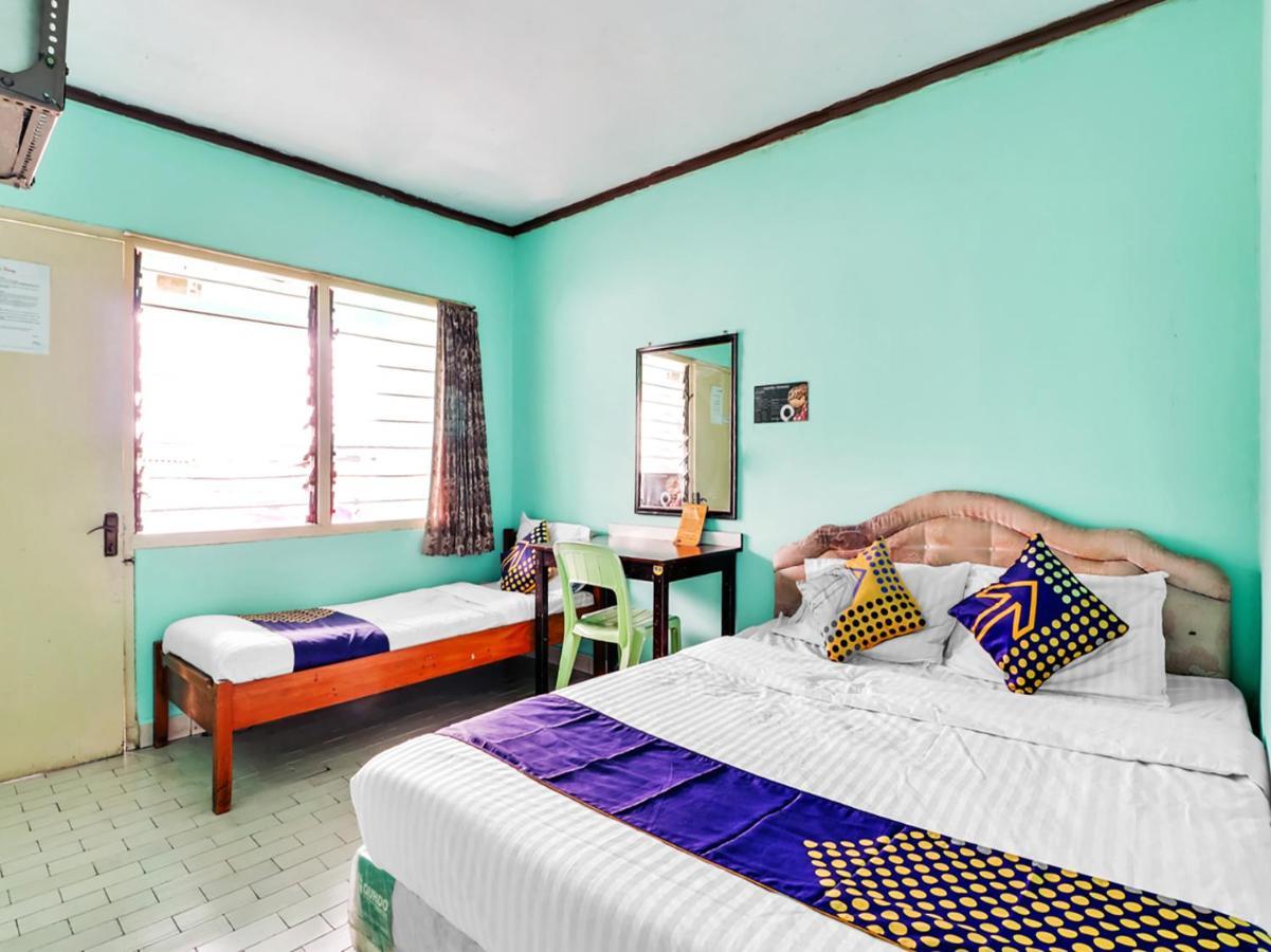 Spot On 90003 Villa Tawang チアンジュール エクステリア 写真